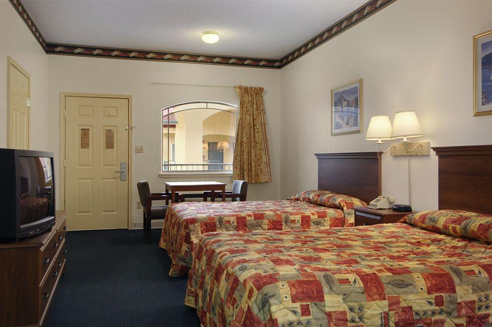 Texas Inn And Suites - Rio Grande Valley Edinburg Room photo